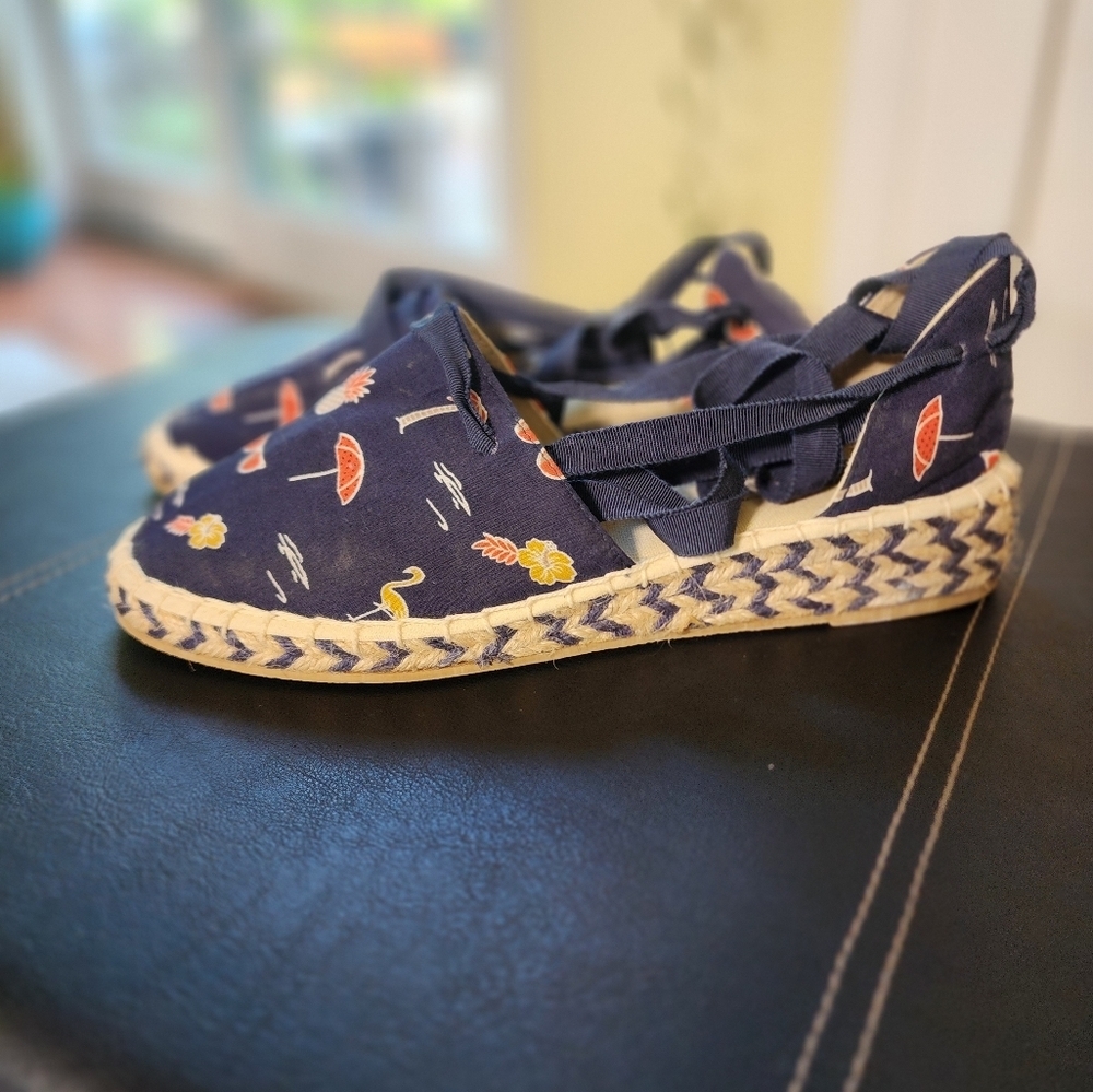 LAURA MARANA BY NOT RATED SZ 9